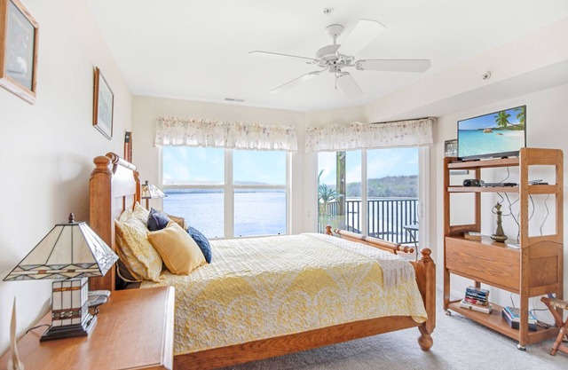 Nestled In State Park - Views, Trails, Beaches & Pool!
