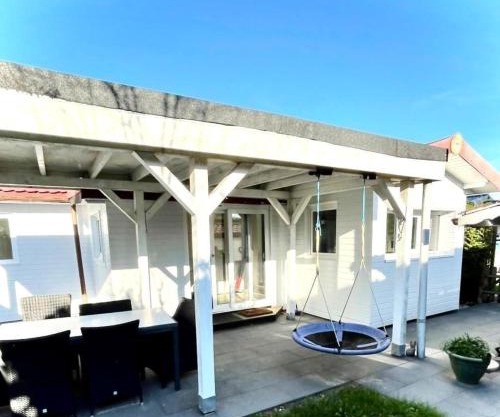 Nettes Ferienhaus in Wervershoof mit Schönem Garten