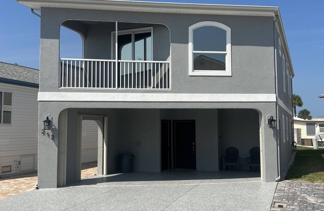 Nettles Island Living ~ Escape to 'Sea Breeze Beach House"