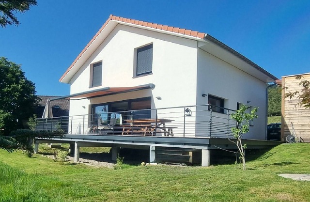 Neues wunderschönes Ferienhaus mit herrlicher Aussicht und Sauna