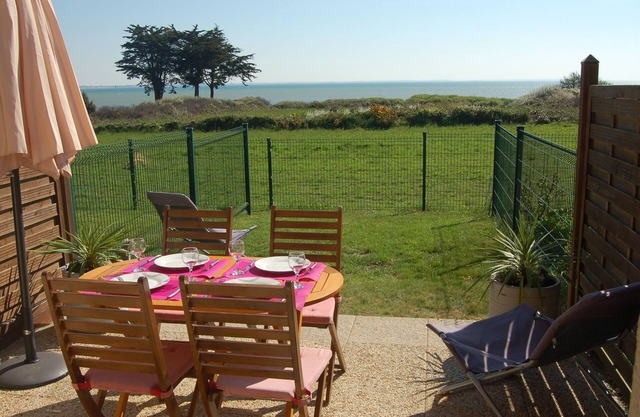 New 180 ° panoramic sea view studio on Quiberon bay and beach access