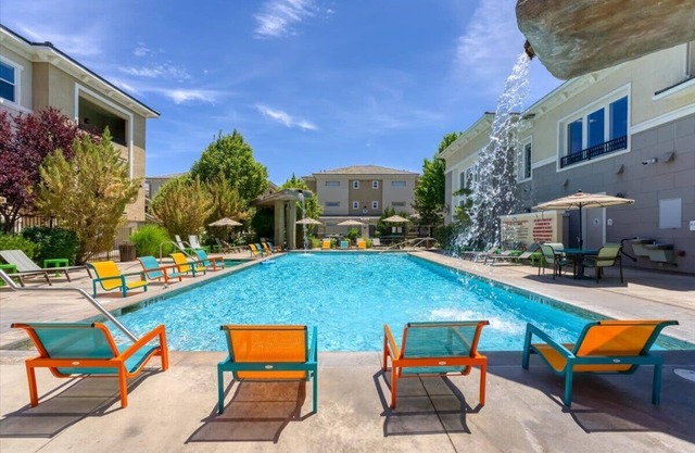 New 1BR Apt Heated Pool, Spa, & Sauna