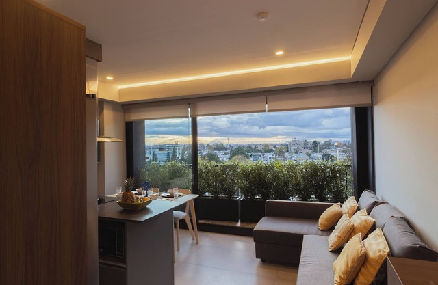 New 1BR City View w/Gym, Coworking & Rooftop