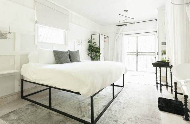 NEW 2-Bedroom Sanctuary | Hot Tub | Sleeps 9+