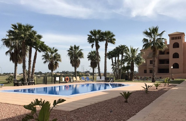 New 3 room apartment for 4 people 2 bedrooms, 2 bathrooms, 2 balconies on the golf course