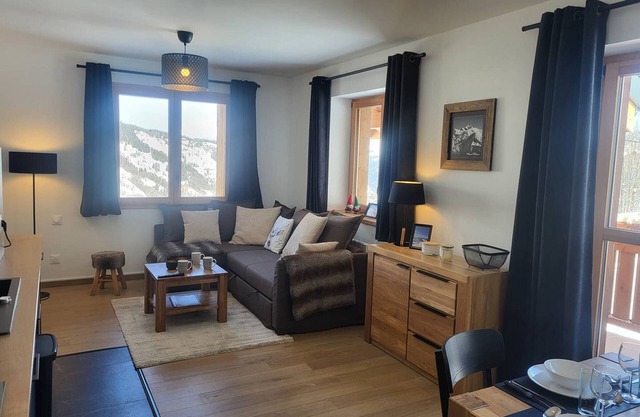 New 3-room apartment, piste view, covered parking