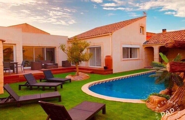 New 4P villa with pool, water slide and waterfall