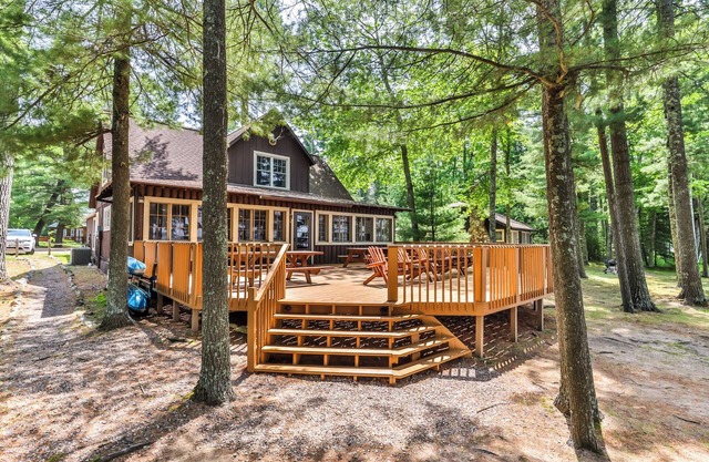 New! 6 Bedroom Northwoods Lodge on Big Saint Germain Lake!
