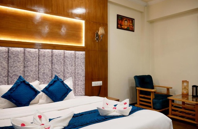 New Ambika International Mall Road Hotel