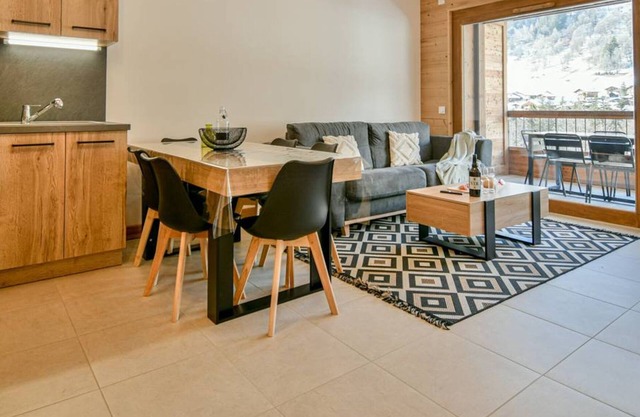 New apartment at ski slopes, 2 bedrooms, balcony, wifi