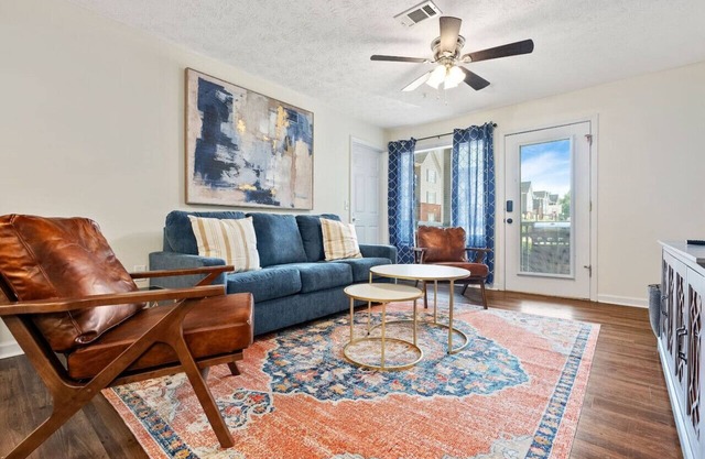 New AU Oasis 2 Mins to Downtown & Stadium Sleeps 10