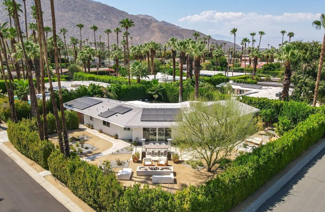 NEW! August House | Deepwell Midcentury Pool/Views