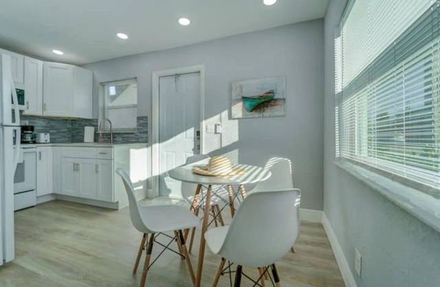 NEW BEACH LISTING-Block To The Beach, Fishing Nearby, Surfing, Chairs