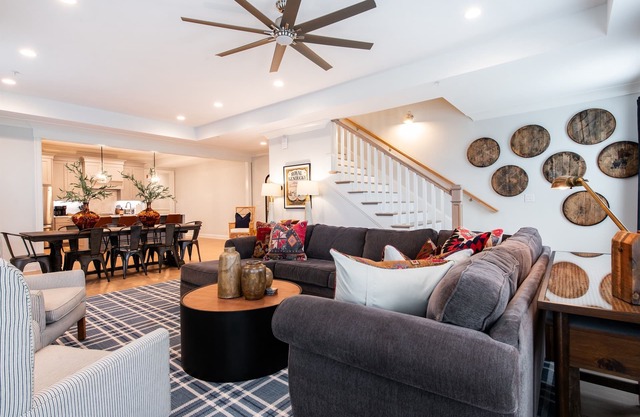 NEW Bourbon Trail, Downtown, Modern, Pets, Shops Local Dining, Fully Loaded