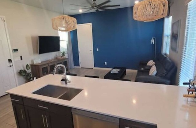 New Build Private Guest Suite Short & Long Term