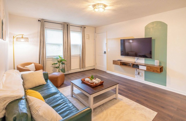 New Clifton 1 Bed, Parking, Pet Friendly, Laundry, Fios