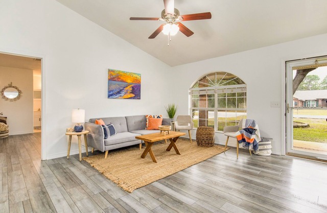 New! Close To Beach, Cozy, New beds & Family Friendly