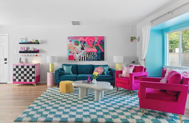 NEW Colorful, IG Worthy Dreamhouse - Sleeps 8