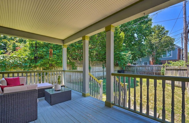 NEW! Columbus Home w/ Deck ~ 1 Mi to Franklin Park