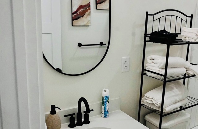 New Cozy 1 bed 1 bath Duplex- Downtown Chattanooga