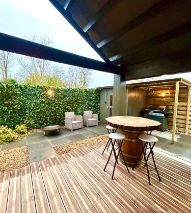 New cozy chalet and private garden with sauna and outdoor bath near Amsterdam