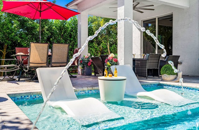 New Designer's Dream Delray Beach Oasis: Heated Pool, Large Patio, Close to Ave!
