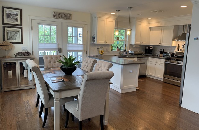 New England Beach House ~ Just Steps To The Beach ~ Perfect Getaway!