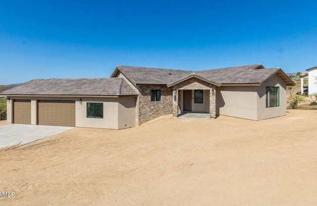 New Family Home with Amazing Views-- 35 min from Downtown Phoenix