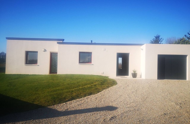 New in Brignogan, family home 5 minutes' walk from the beach,