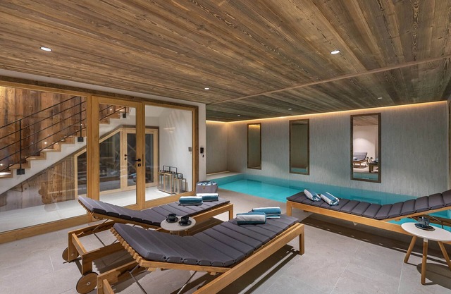 New Chalet with Pool and Sauna in Saint-Martin-de-Belleville