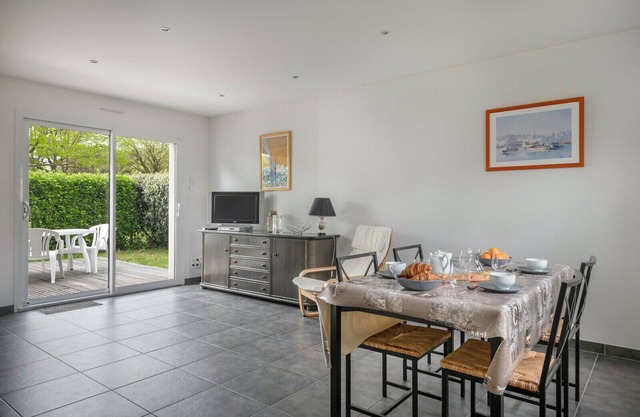 New house, 200m from Port du Crouesty