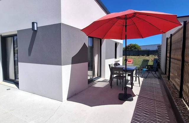 New house, close to beaches and shops.