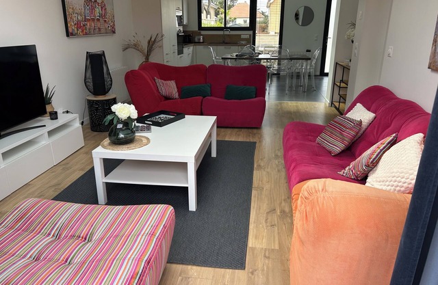 New house with garden 20 m from the beach