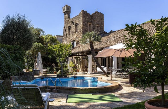 NEW! Il Castelletto, Idyllic Beach Villa, commute from Rome, pool, walk to beach train station