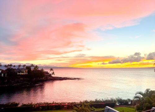 NEW KBM Resorts FREE CAR Napili Point Oceanfront Spacious 2-BedroomBeach Amenities NAP-C32