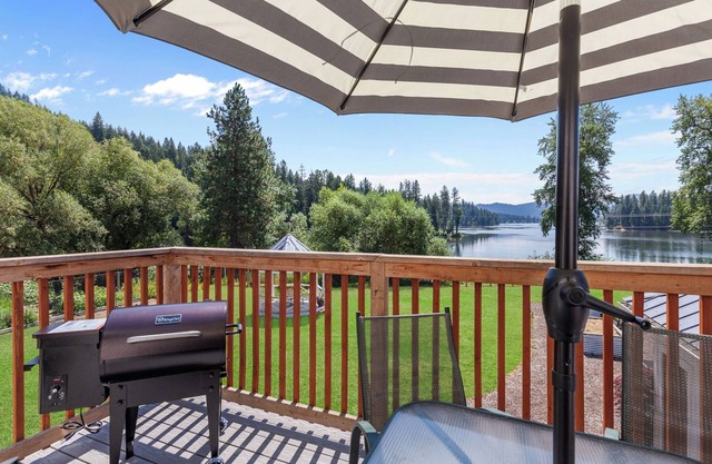 New Listing! Hayden Lake Guest House | Private Balcony & Lake Views