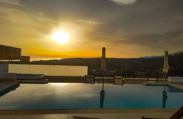 NEW Lux Villa ★ Prive Infinity pool ★ Jacuzzi ★ SeaView