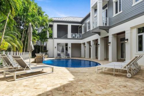 New Luxe Super Villa by The Glam Homes