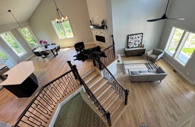 NEW Luxury 4 bed, 3 bath, 3 car garage home in Lenexa