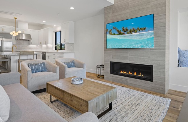 New Luxury Listing, Fire Table, Walk to Beach, Ocean View Roof Deck, Garage