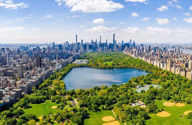 NEW! Luxury Modern w/Access to an Outdoor Kitchen Patio & Rooftop Terrace