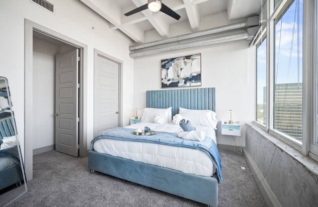 NEW LUXURY PENTHOUSE CASHMERE TOWERS FREE PARKING