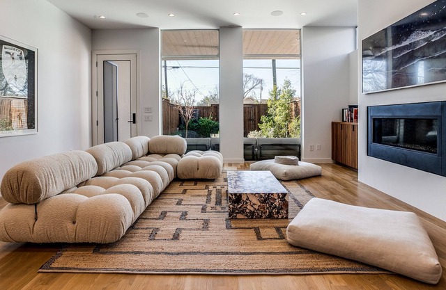 NEW Modern 4bd / 4ba Luxury Smart Home with Sauna