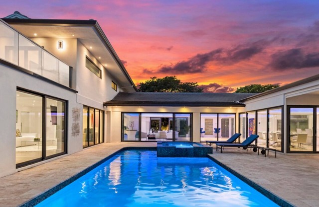 New Modern Mansion on Water w/Dock/Billiards