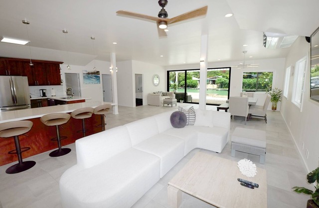 NEW Modern Marina Front on Hawaii Quay