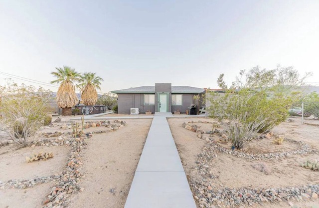 NEW! New Moon Cactus Villa @ Joshua Tree - HotTub, FirePit, Pool, Outdoor Shower
