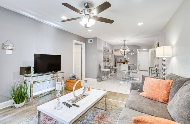 New Orleans Condo w/ Pool, 7 Mi to French Quarters