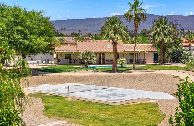 New Palm Desert Oasis! Pickleball, Putting Green, Bocce Ball, Pool & Jacuzzi!