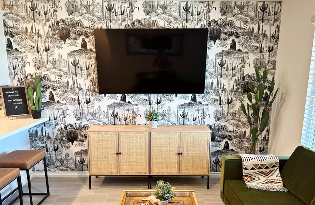 New! PEACEFUL GETAWAY, KING SUITE, VIEWS OF VEGAS!