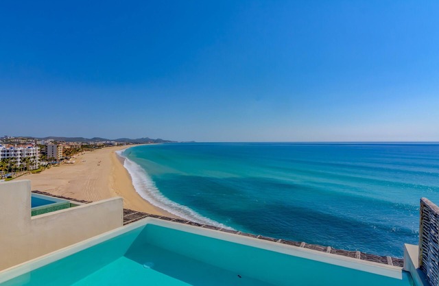 NEW! PENTHOUSE CONDO ON THE BEACH with PRIVATE ROOFTOP POOL!